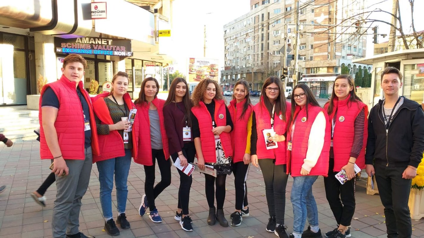 A fi voluntar, pentru mine, este o onoare, o datorie şi o binecuvântare 8052