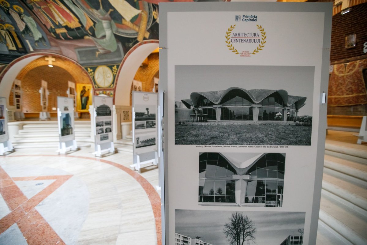 Conferinţă despre „Catedralele Unirii” şi „Arhitectura Centenarului” 8059