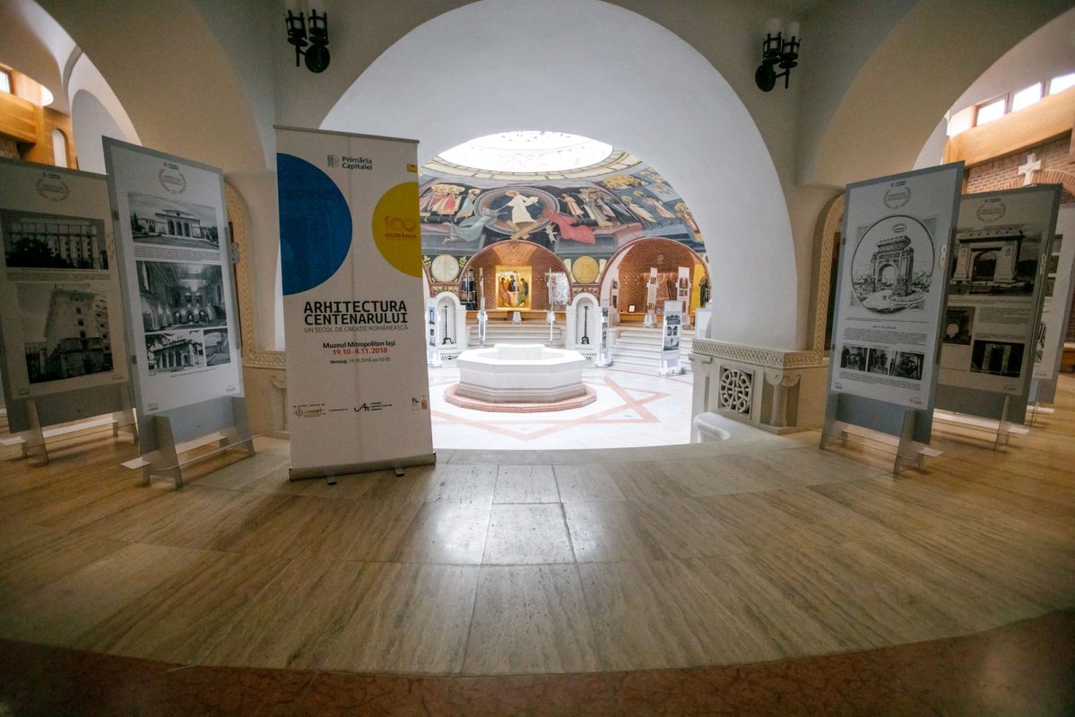 Conferinţă despre „Catedralele Unirii” şi „Arhitectura Centenarului” 8060