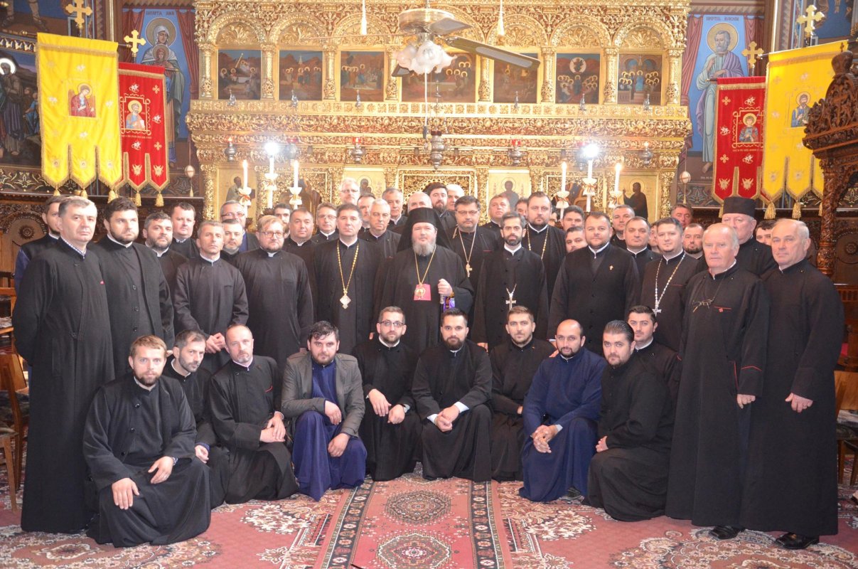 Preoții din Protopopiatul Tinca, reuniți în conferință 8109