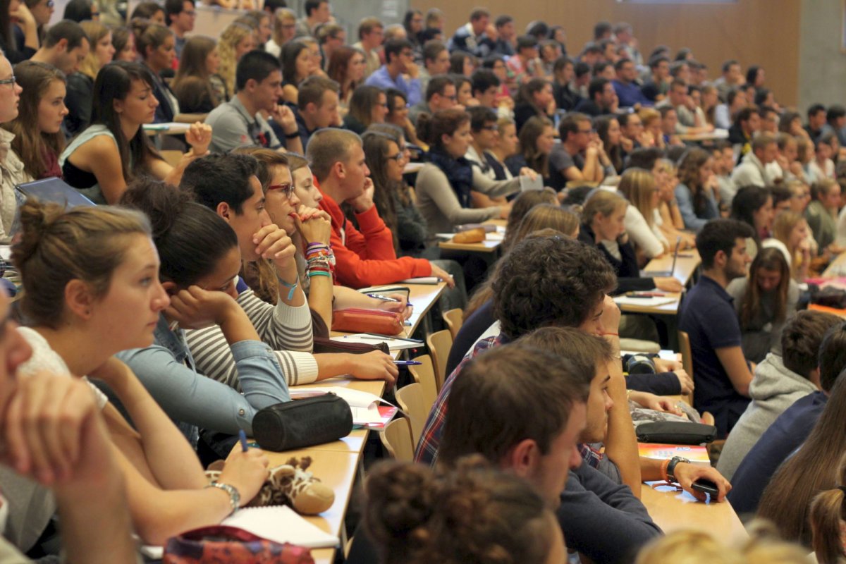 Etica excesivă a drepturilor caracterizează generația actuală 8372