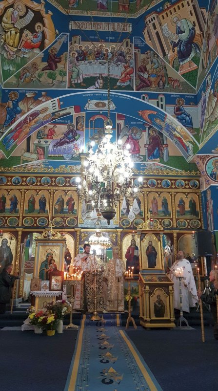 „În biserică stând la rugăciune, ieşim cu pace” 7978