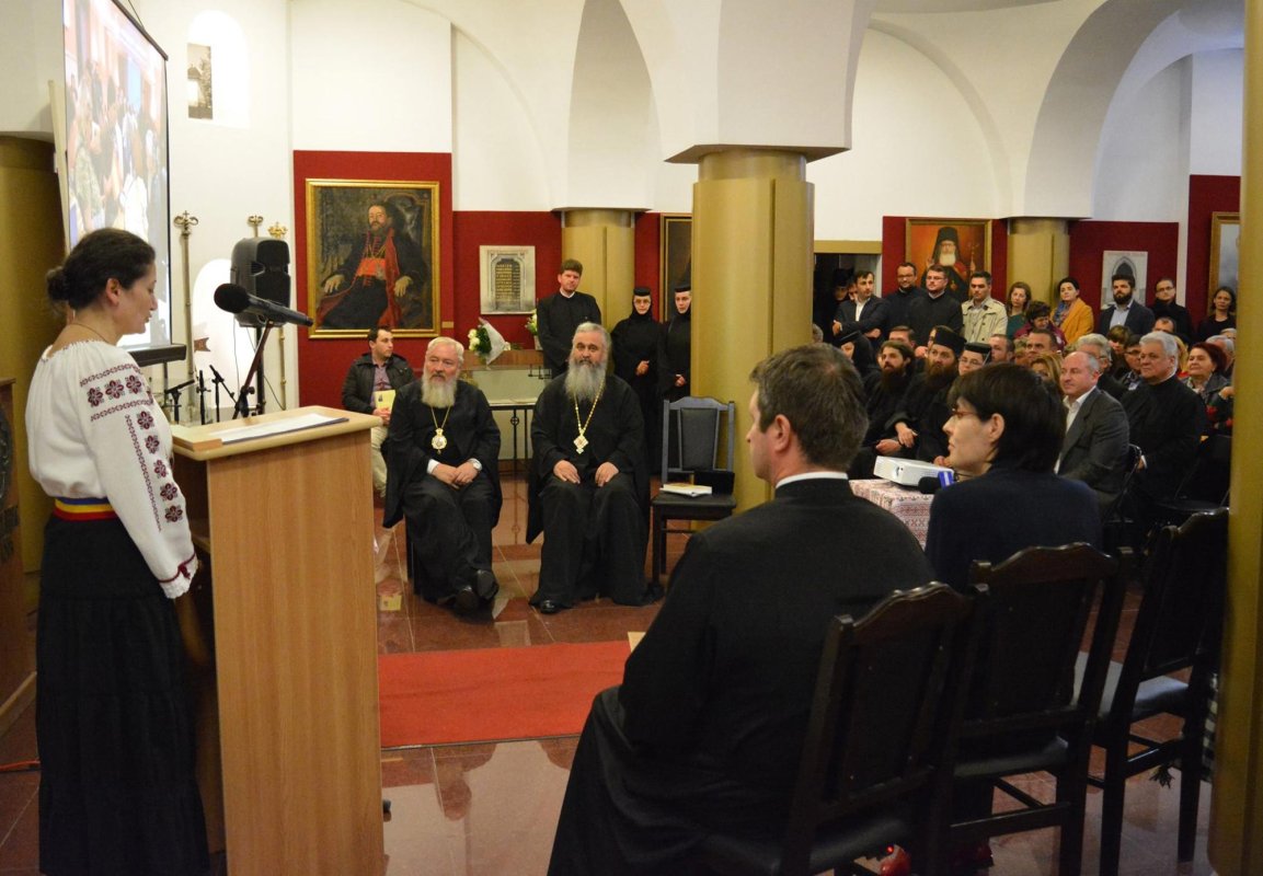 Lansarea cărții „Fiule m’am vrut să-ți fiu candelă de ceas târziu…!” ediție bilingvă, scrisă de arhim. Dumitru Cobzaru 7999