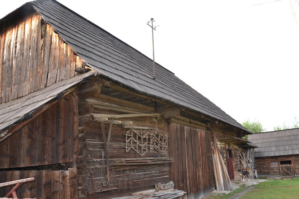 Moșul cel blând din împărăția lemnului 7942