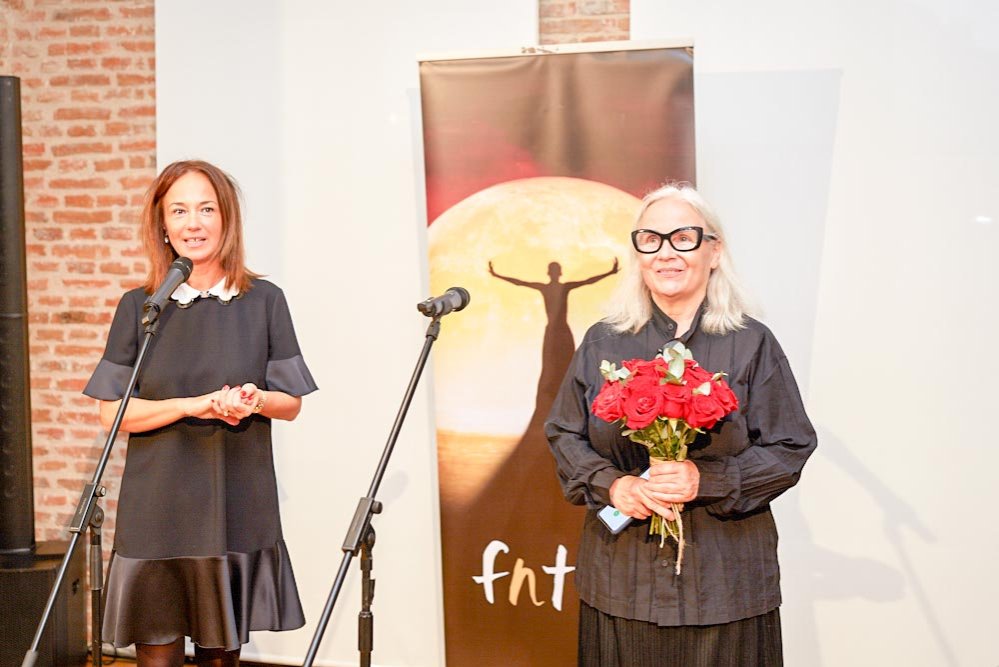 Piese de teatru, lansări de carte, prezențe celebre 7971