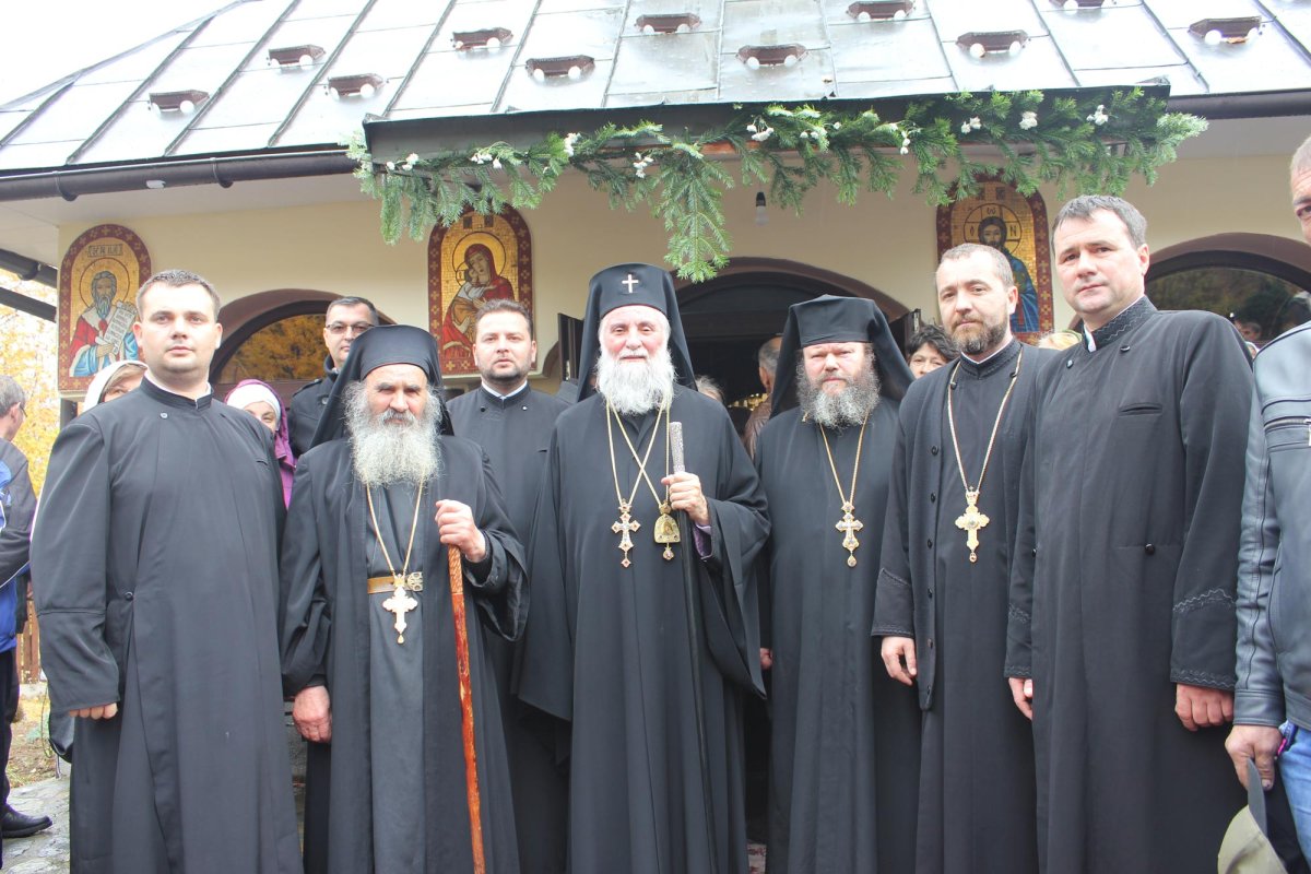 Schitul de la Poiana Pustnicului a fost sfinţit 7899