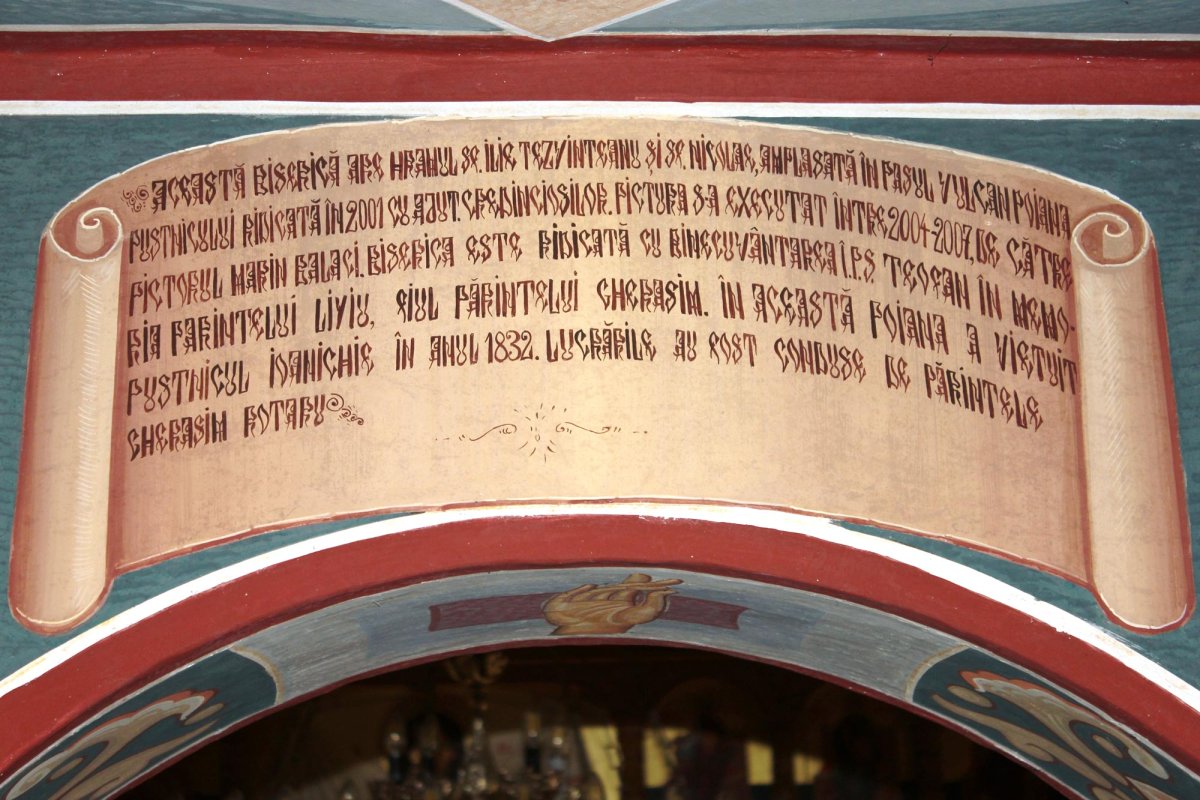 Schitul de la Poiana Pustnicului a fost sfinţit 7904