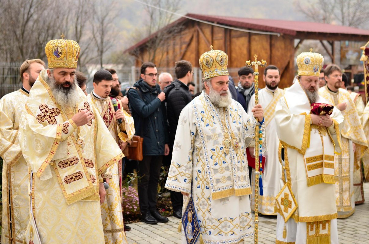 Sfințire de biserică la Dărmănești 7964