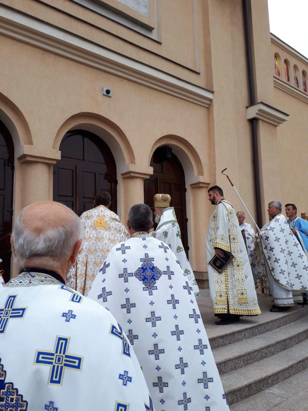Sfințiri de biserici în Banat 7910