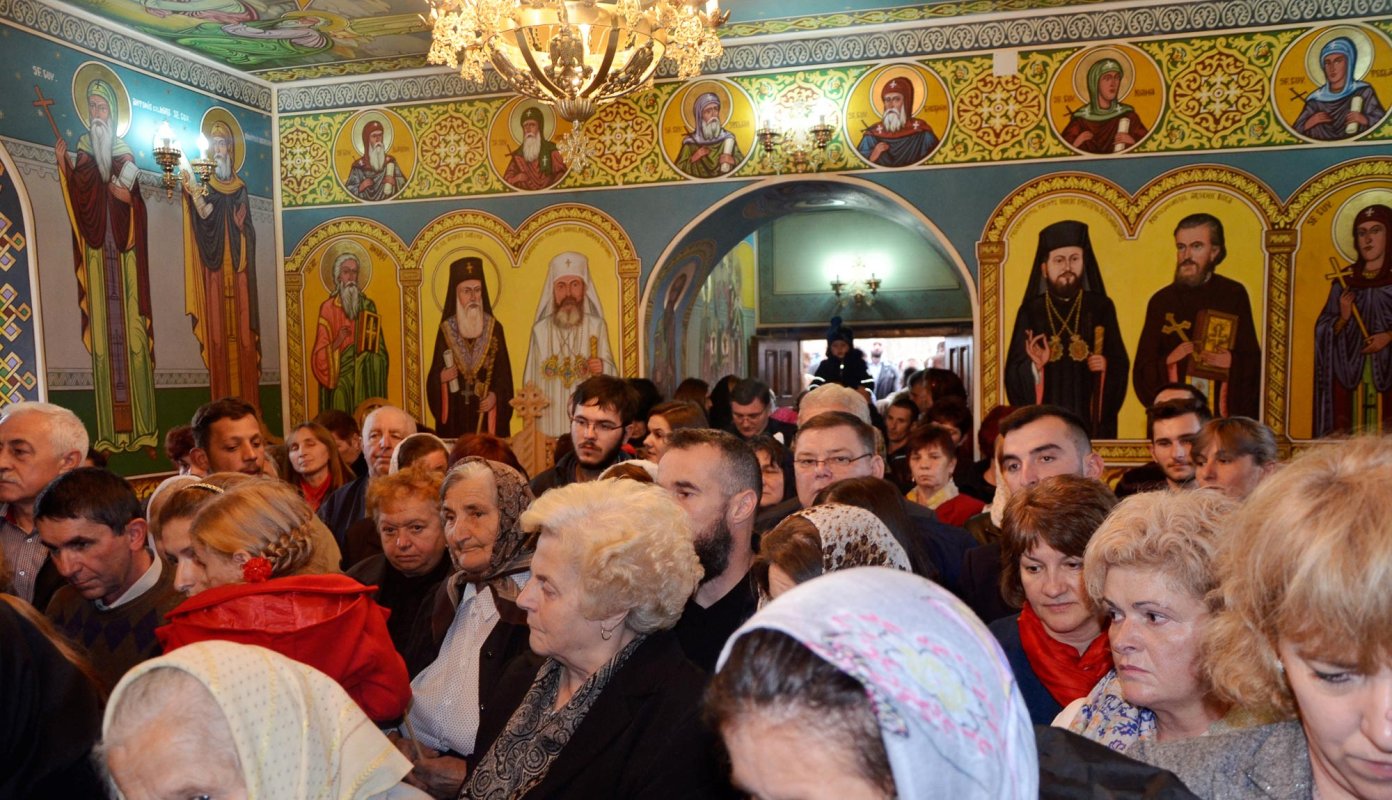 Slujiri arhiereşti şi hramuri de Sfinţii Mărturisitori Ardeleni 7880