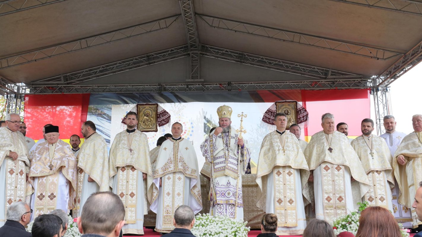 Slujiri arhiereşti şi hramuri de Sfinţii Mărturisitori Ardeleni 7885