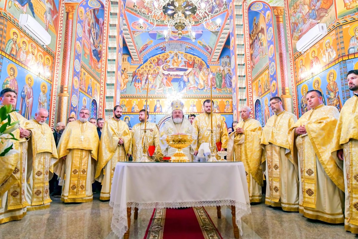 Târnosirea bisericii din satul ilfovean Buda 7950