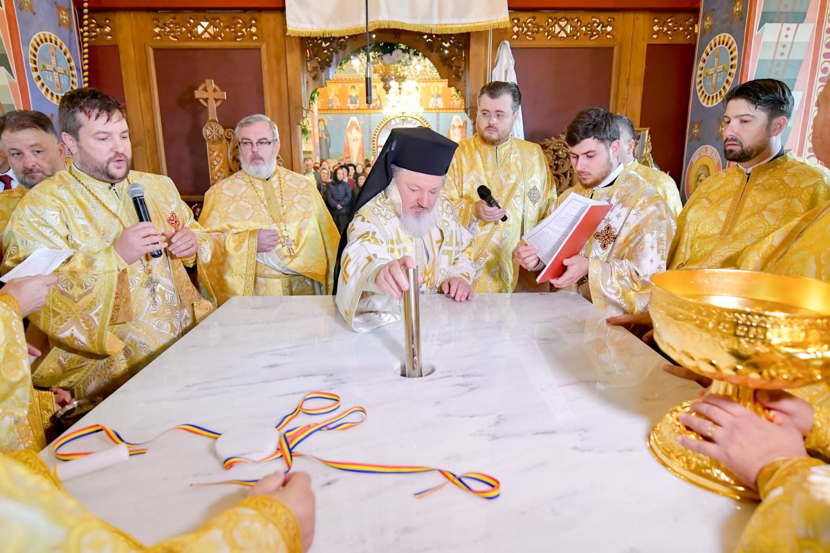 Târnosirea bisericii din satul ilfovean Buda 7959