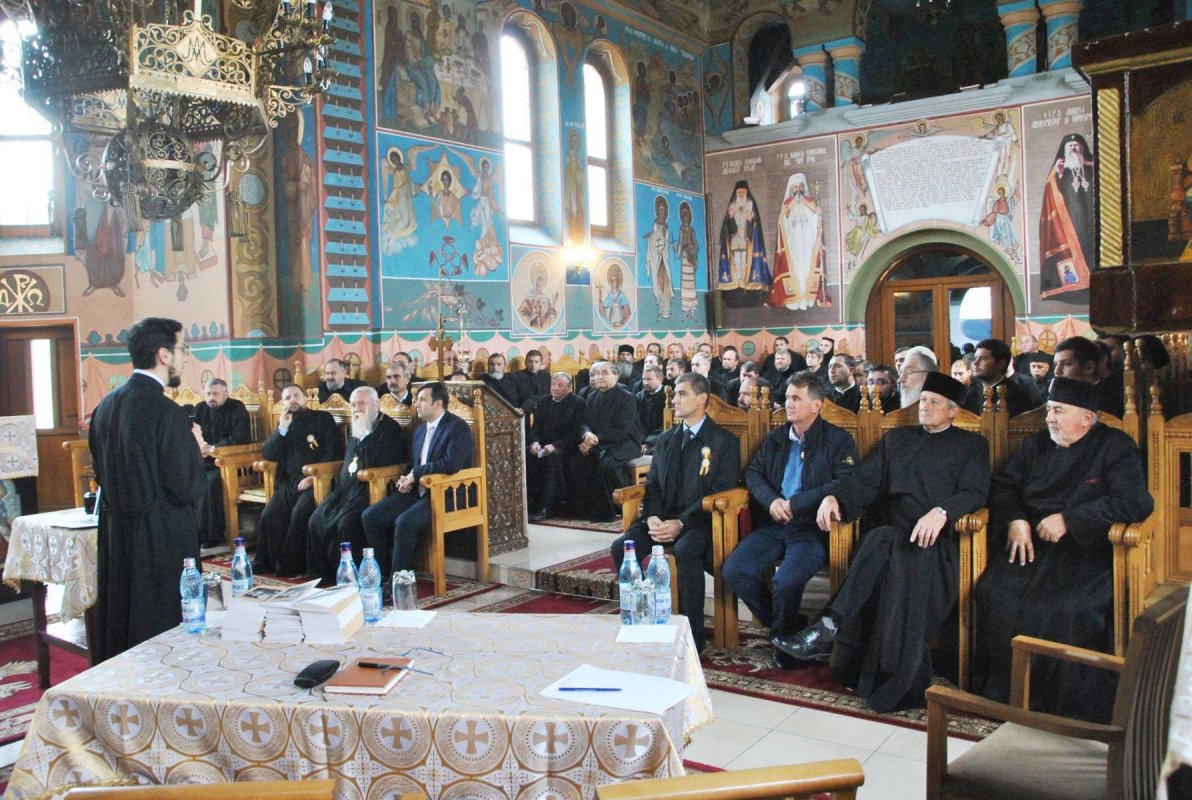 Conferinţă preoţească de toamnă la Huedin 7814