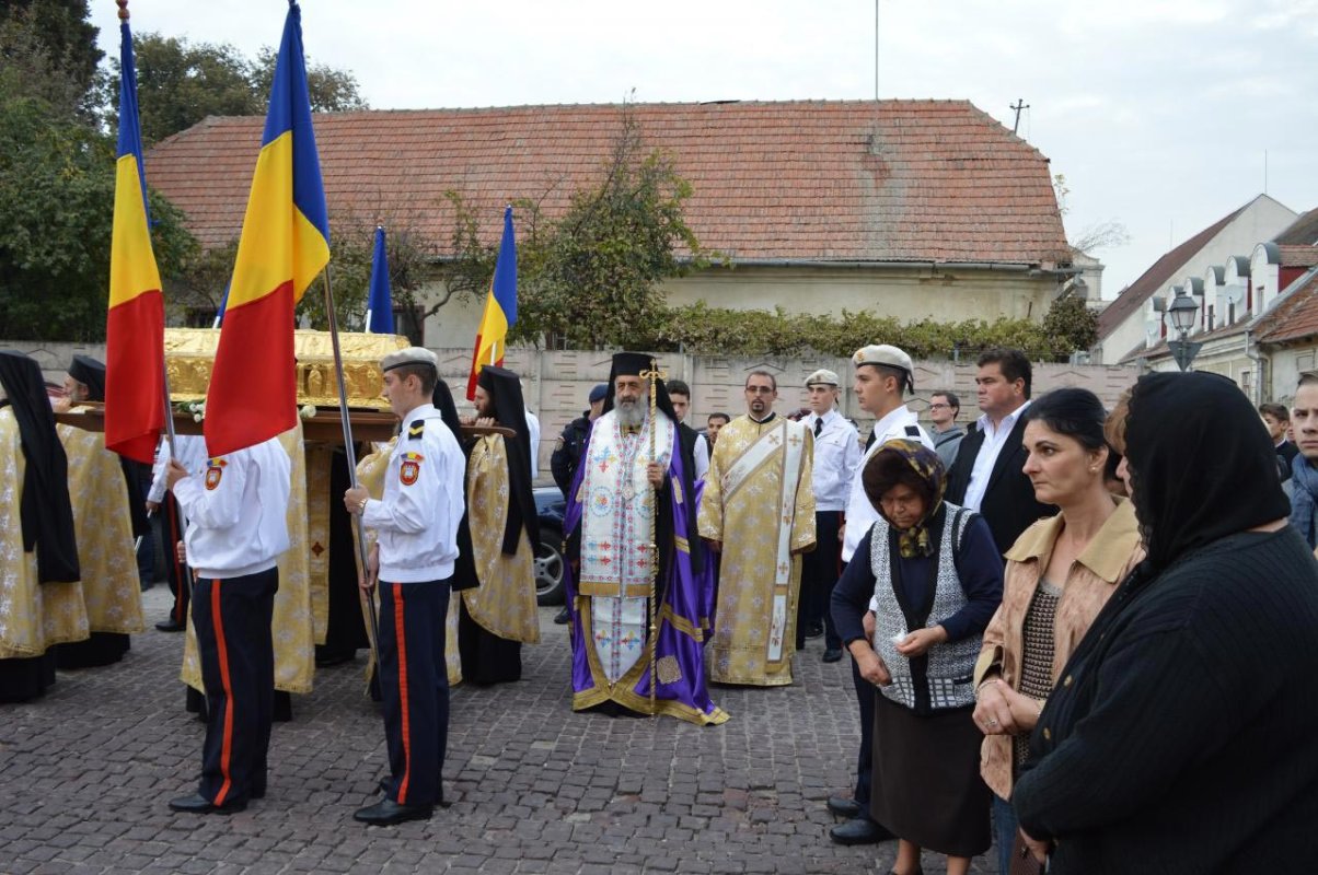 Mii de credincioşi s-au rugat Sfântului Cuvios Grigorie Decapolitul, la Alba Iulia 7807
