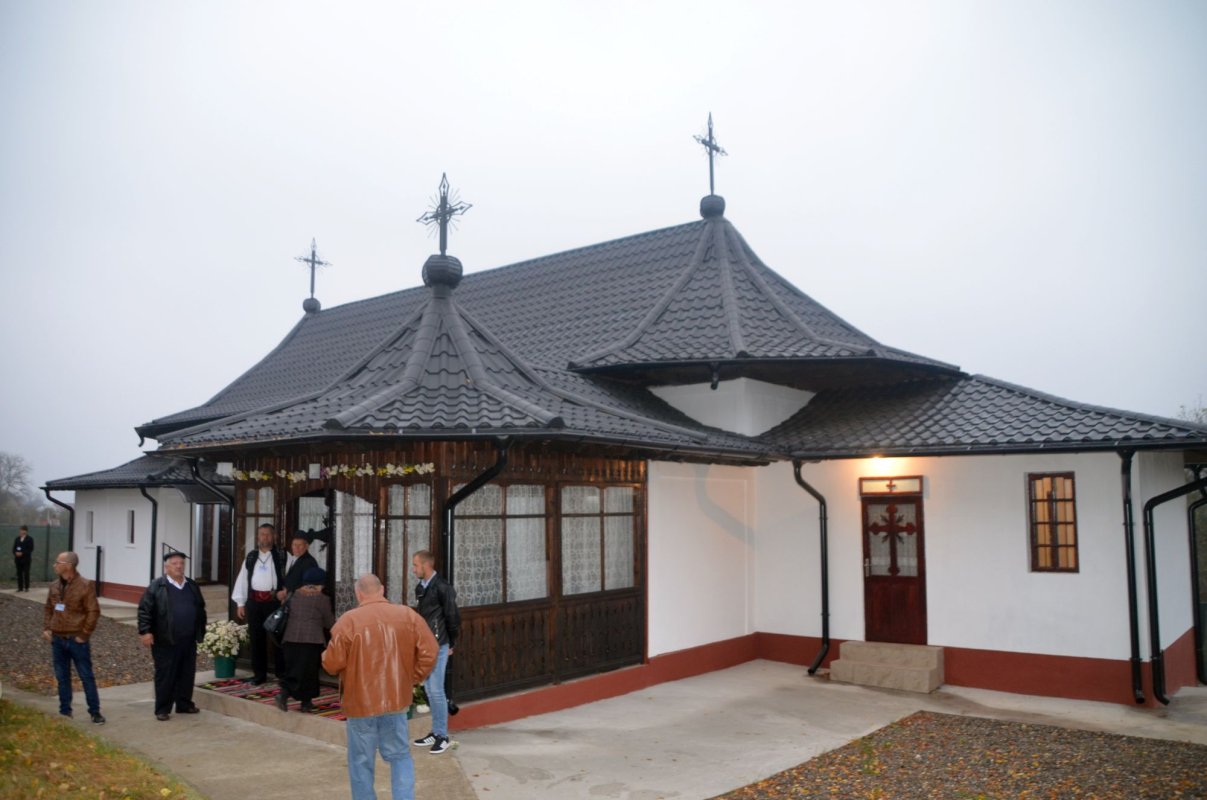 PS Părinte Episcop Damaschin a sfinţit un paraclis la Dolheştii Mari 7795