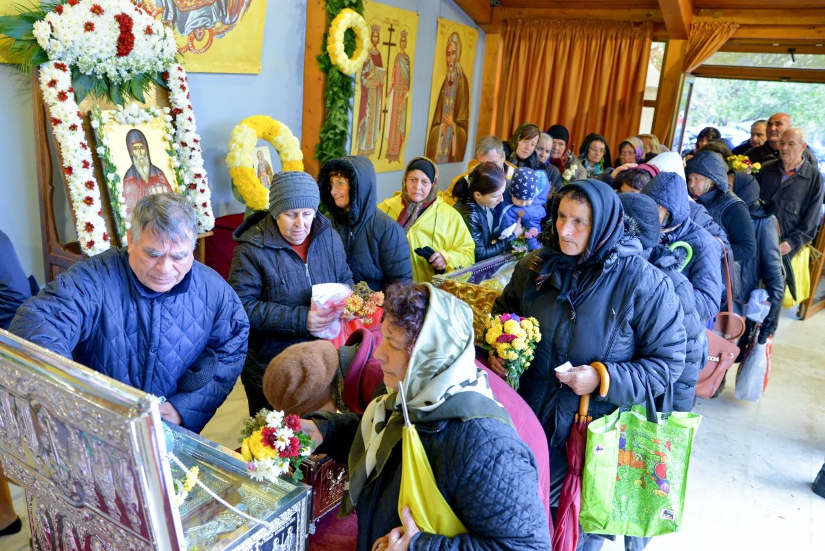 Astăzi începe sărbătoarea Sfântului Dimitrie cel Nou 7739