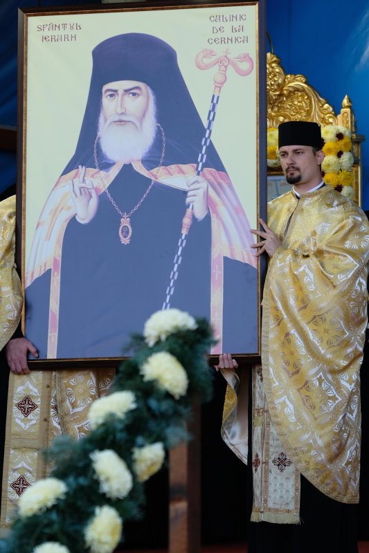 Comuniunea sfinților și credincioșilor români 7604