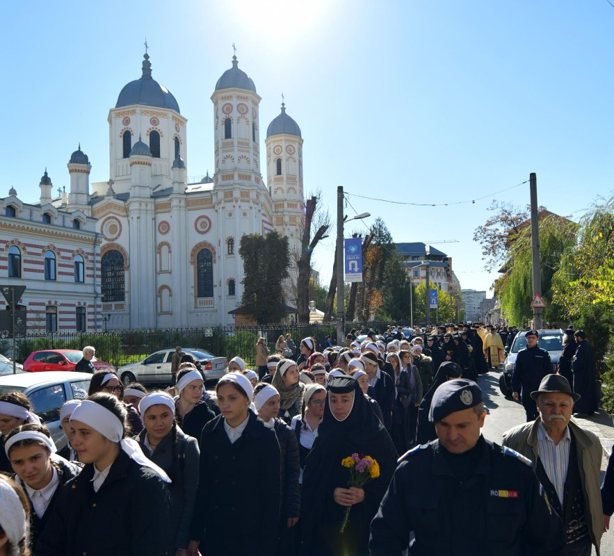 Comuniunea sfinților și credincioșilor români 7610