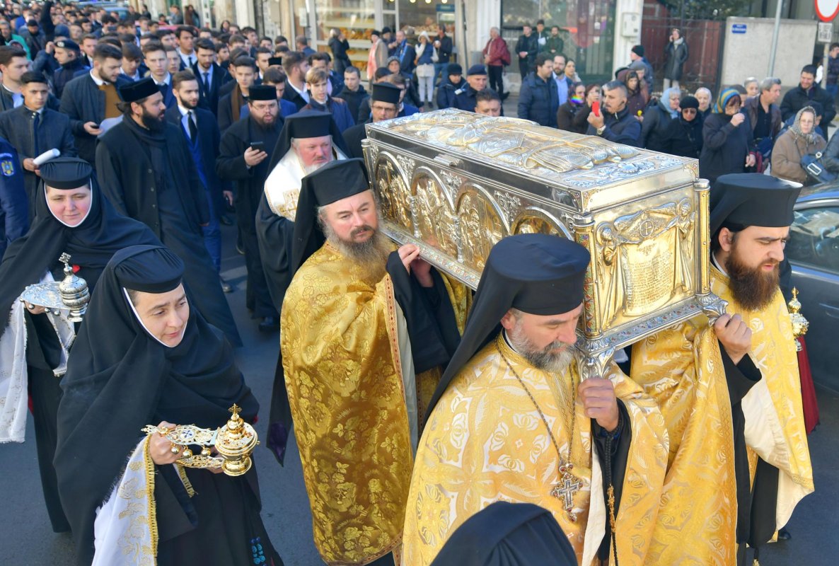 Comuniunea sfinților și credincioșilor români 7612