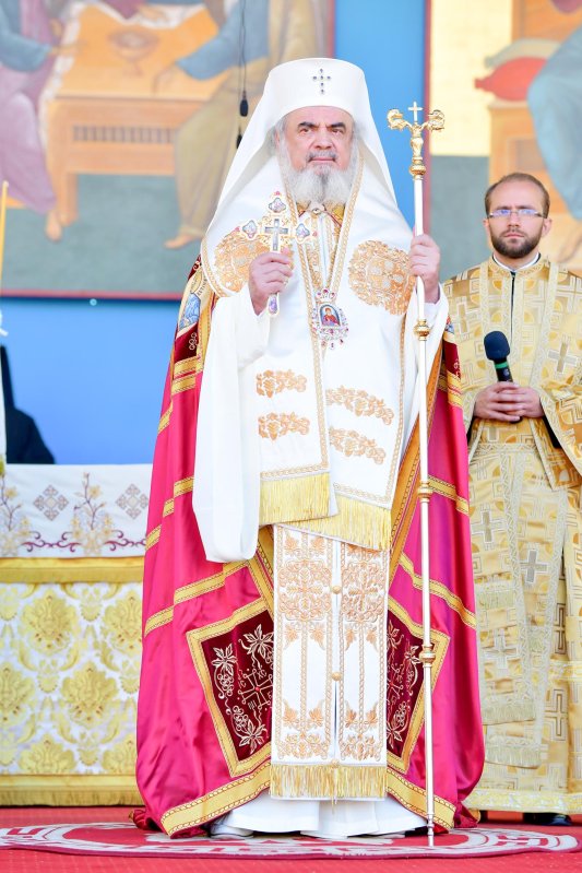 Comuniunea sfinților și credincioșilor români 7619