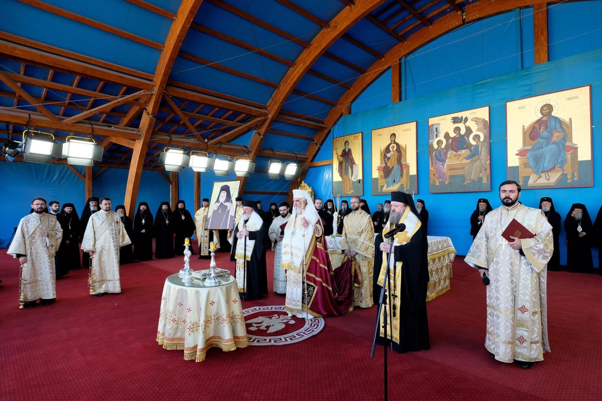 Programul slujbelor pe Colina Bucuriei 7626