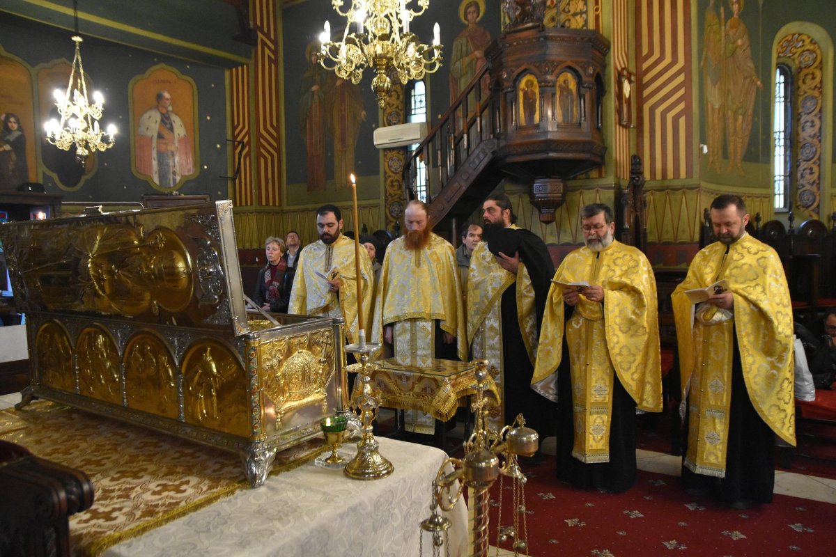 Sfântul Calinic a poposit în biserica unde a fost botezat 7631