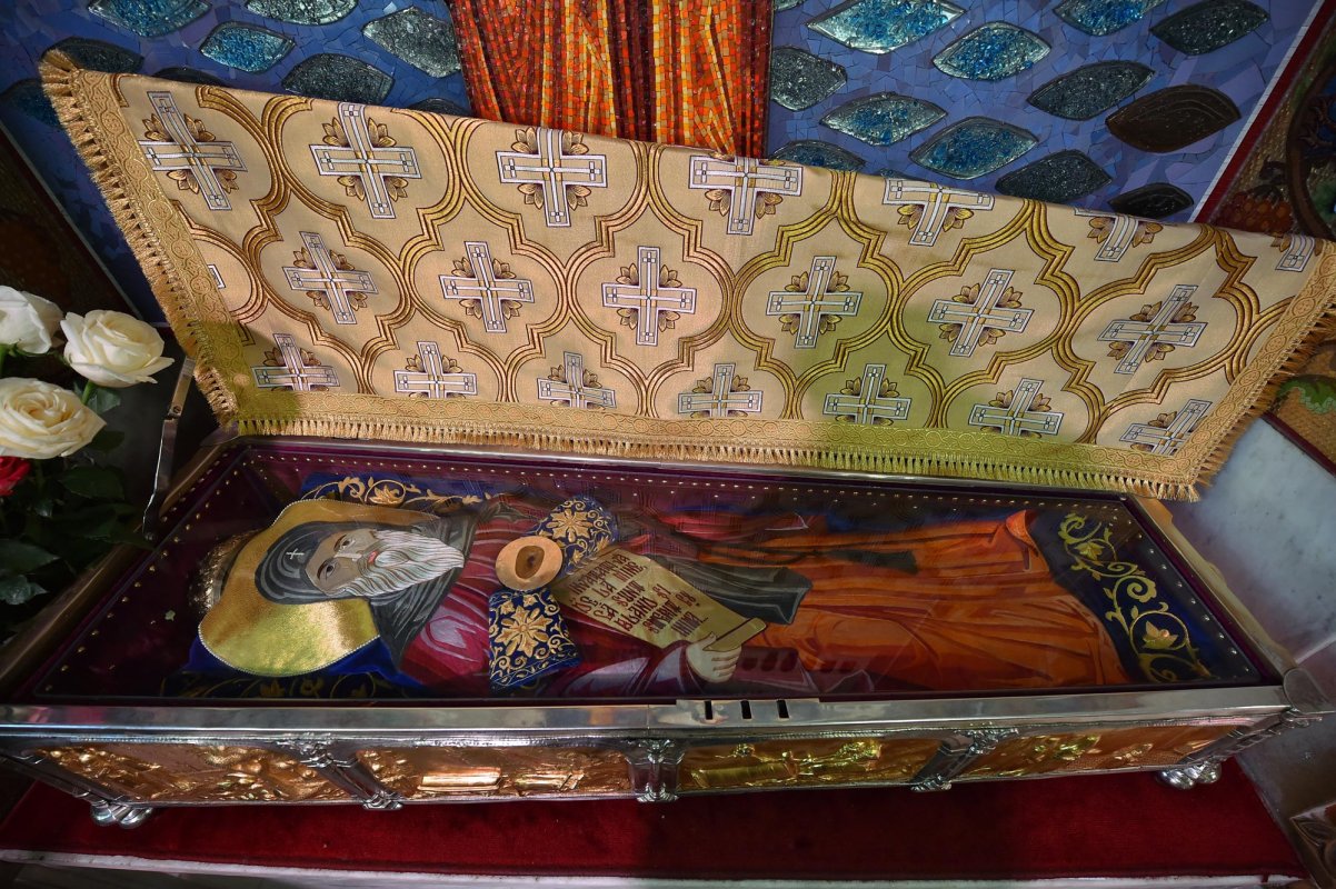 Sfântul Dimitrie cel Nou îi caută şi îi ajută pe oamenii aflaţi în suferinţă 7542