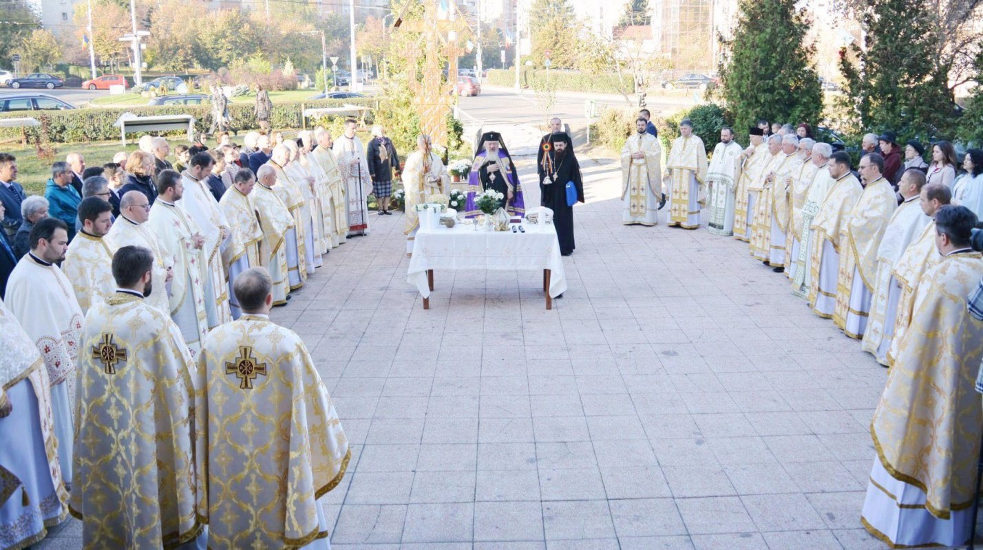 Slujiri arhiereşti în Duminica a 24-a după Rusalii 7342