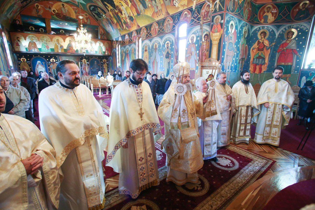Slujiri arhiereşti în Duminica a 24-a după Rusalii 7344
