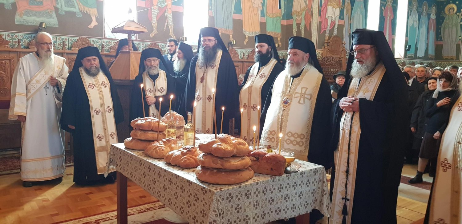 Slujiri arhiereşti în Duminica a 24-a după Rusalii 7349