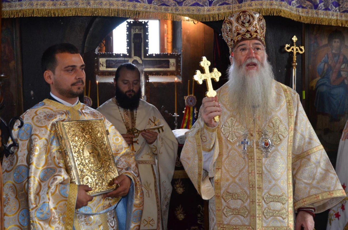 Bucurii duhovniceşti pentru credincioşii parohiei mehedinţene Comanda 7260