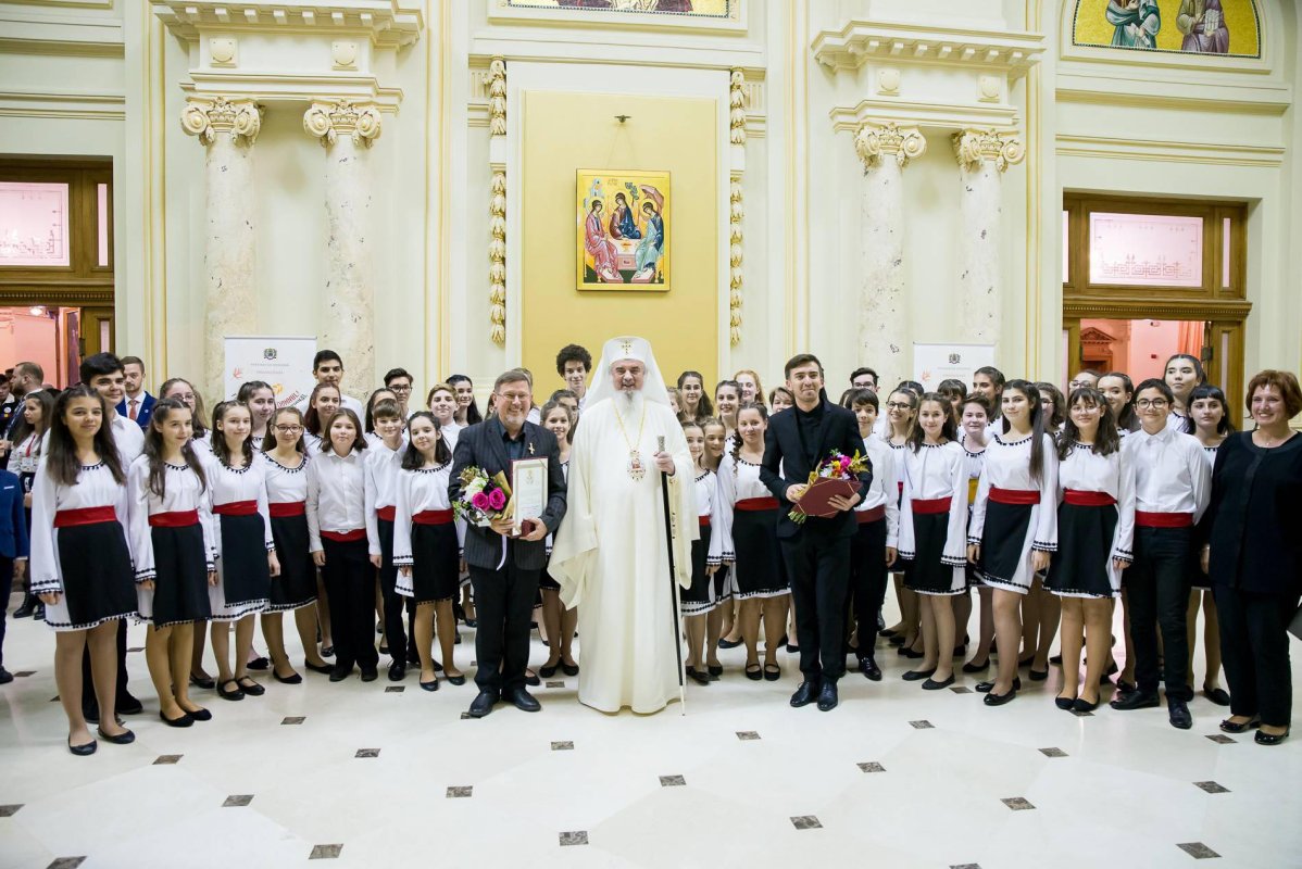 Creații muzicale dedicate unității de credință și de neam 7307