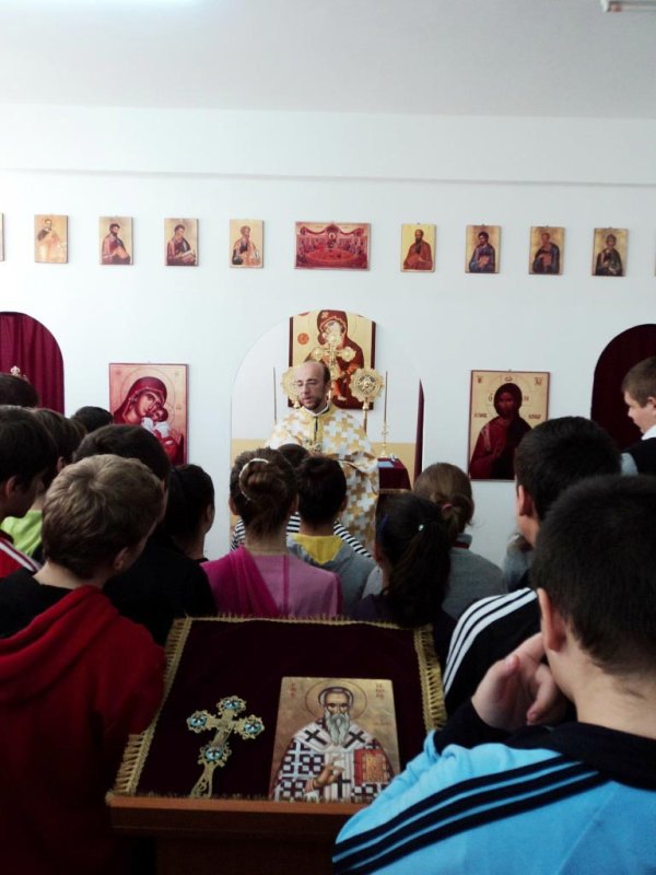 Hram la Liceul Ortodox orădean 7251