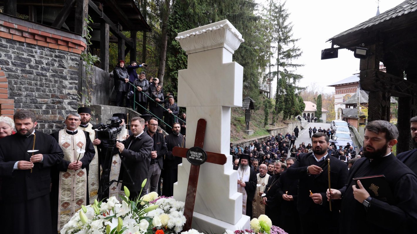 Parastas la doi ani de la trecerea la Domnul a Arhiepiscopului Justinian 7172