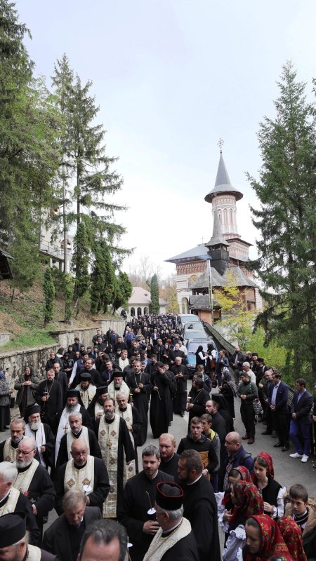 Parastas la doi ani de la trecerea la Domnul a Arhiepiscopului Justinian 7173