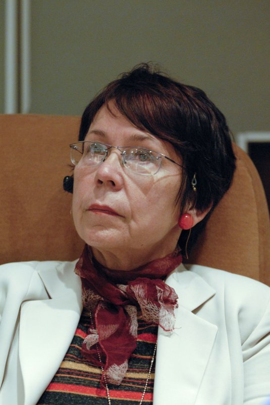 „Dumnezeu este. Eu pot doar să cred sau să nu cred în El” 6961