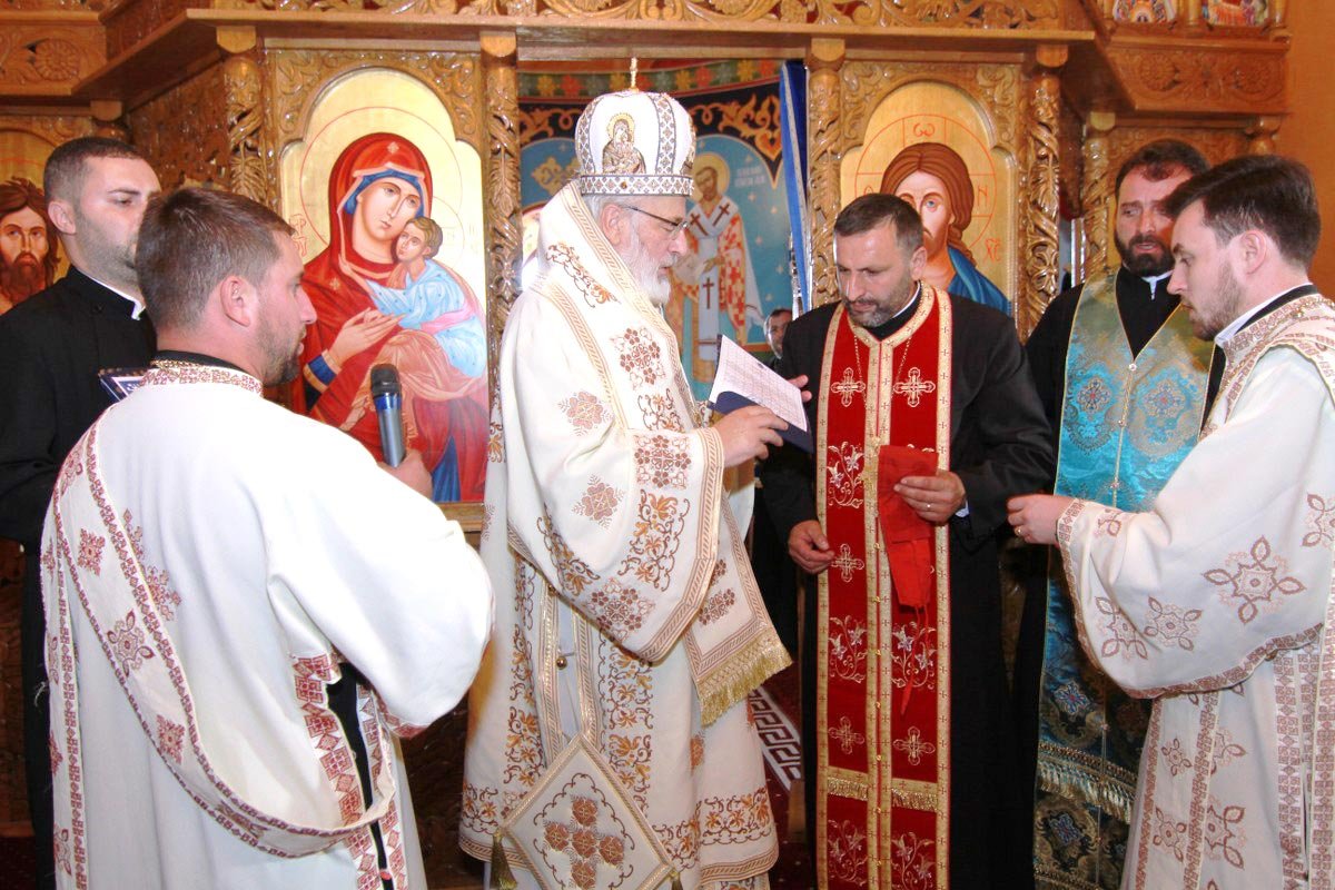 A fost sfințită biserica parohiei argeșene Ciuciți 6884