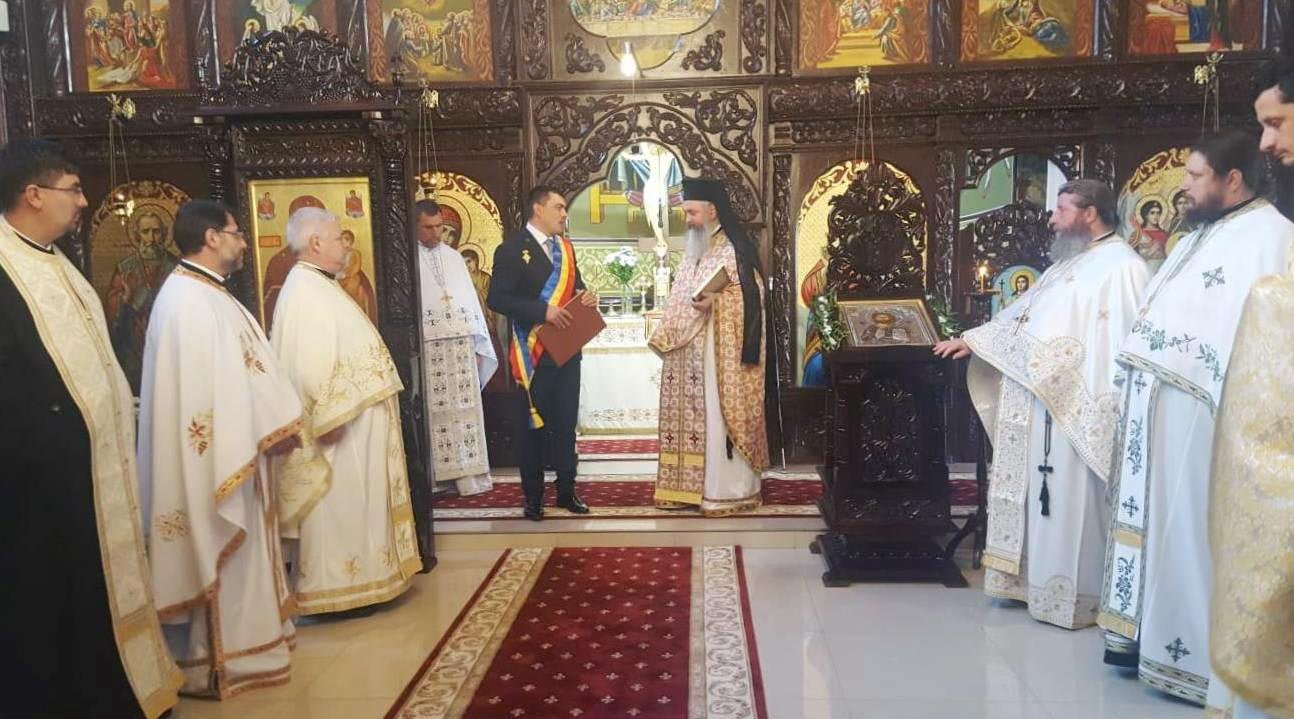 Arhim. Dumitru Cobzaru a primit titlul de „Cetățean de Onoare” al comunei Mărișelu, Bistriţa-Năsăud 6847