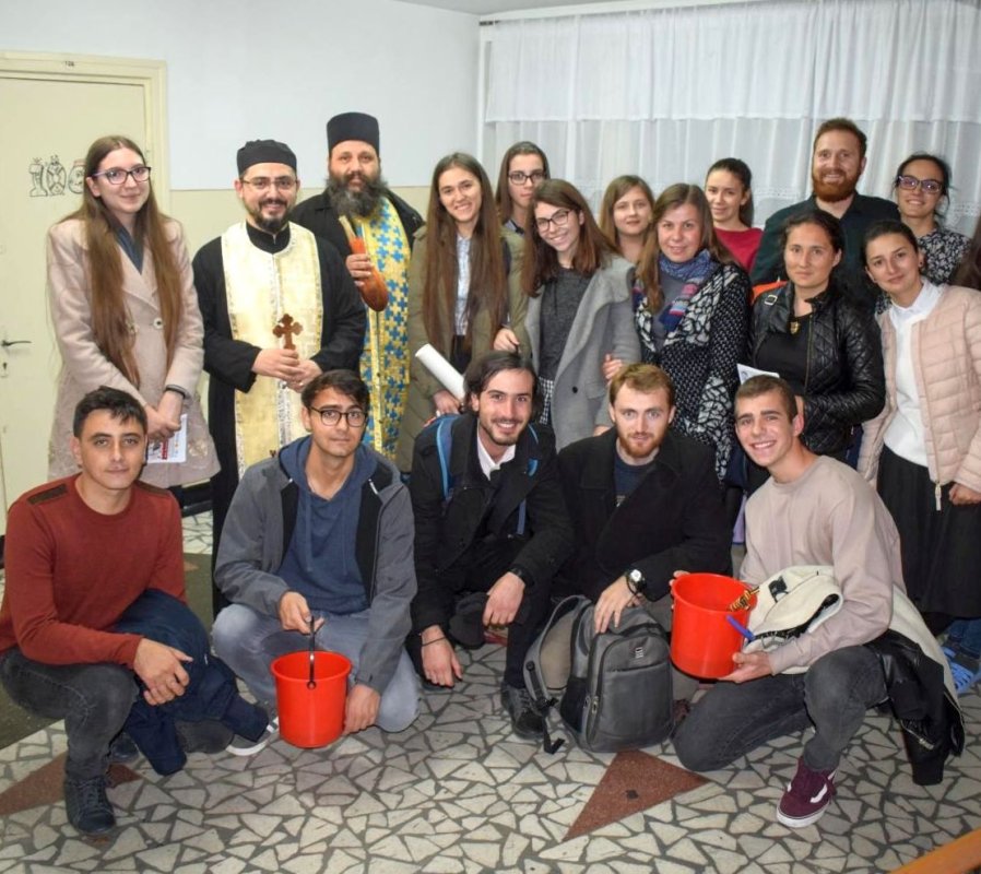 Au fost sfinţite camerele din căminele studenţeşti ieşene 6833