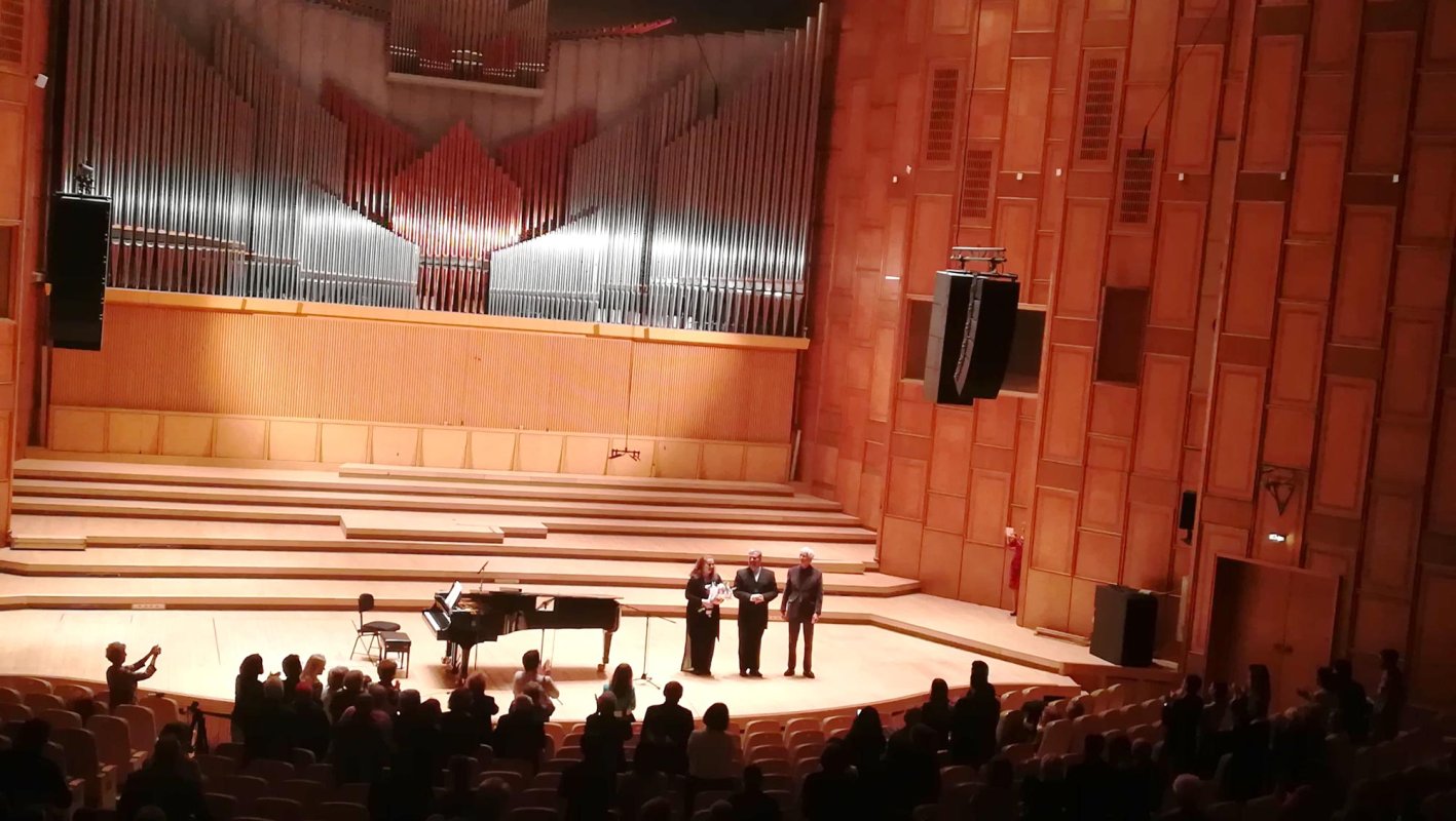 Compoziții americane pe versuri eminesciene 6892