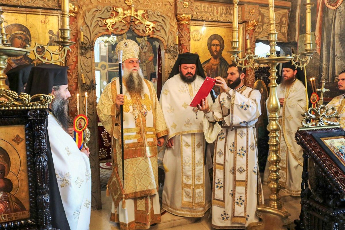 Mănăstirea Cozia are un nou stareţ 6849