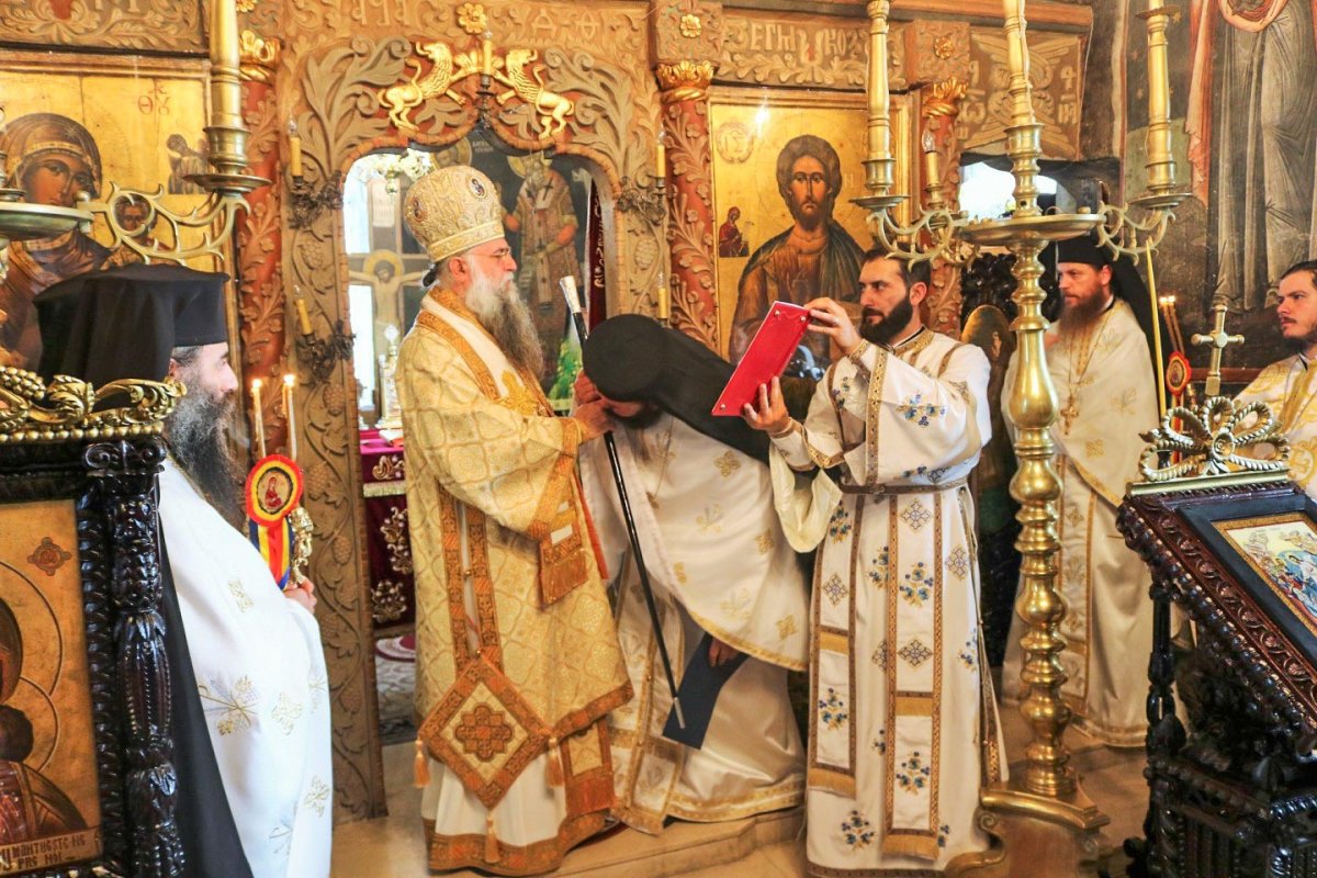 Mănăstirea Cozia are un nou stareţ 6851