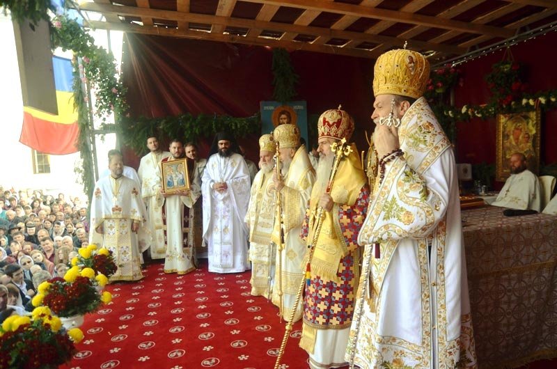 Sfințirea veșmântului pictural al Mănăstirii Cocoș 6871