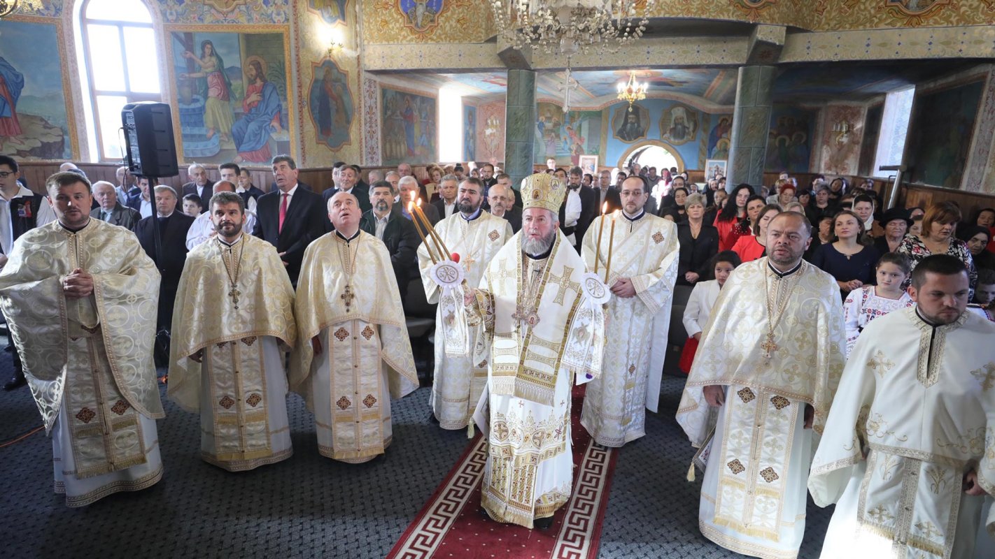 Slujiri şi binecuvântări arhiereşti în duminica a 22-a după Rusalii 6838