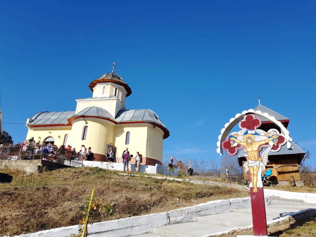 Slujiri şi binecuvântări arhiereşti în duminica a 22-a după Rusalii 6844