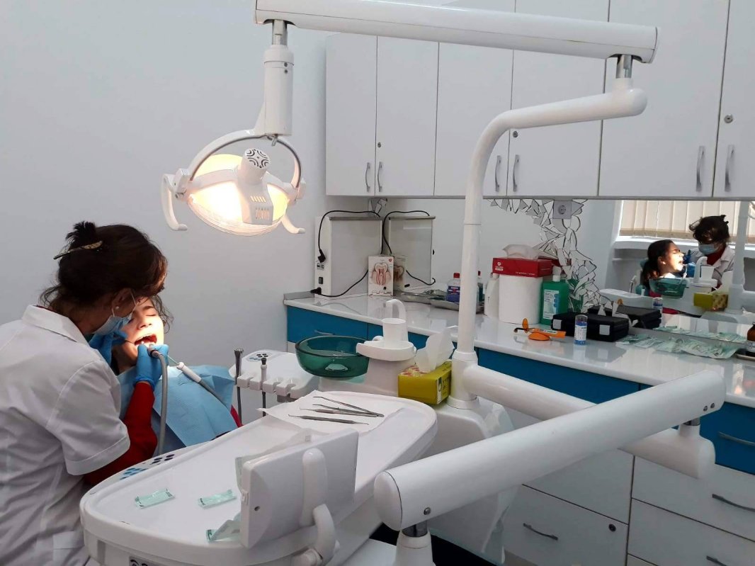 Proiectul „Dăruieşte un zâmbet” continuă şi în noul an universitar 6757