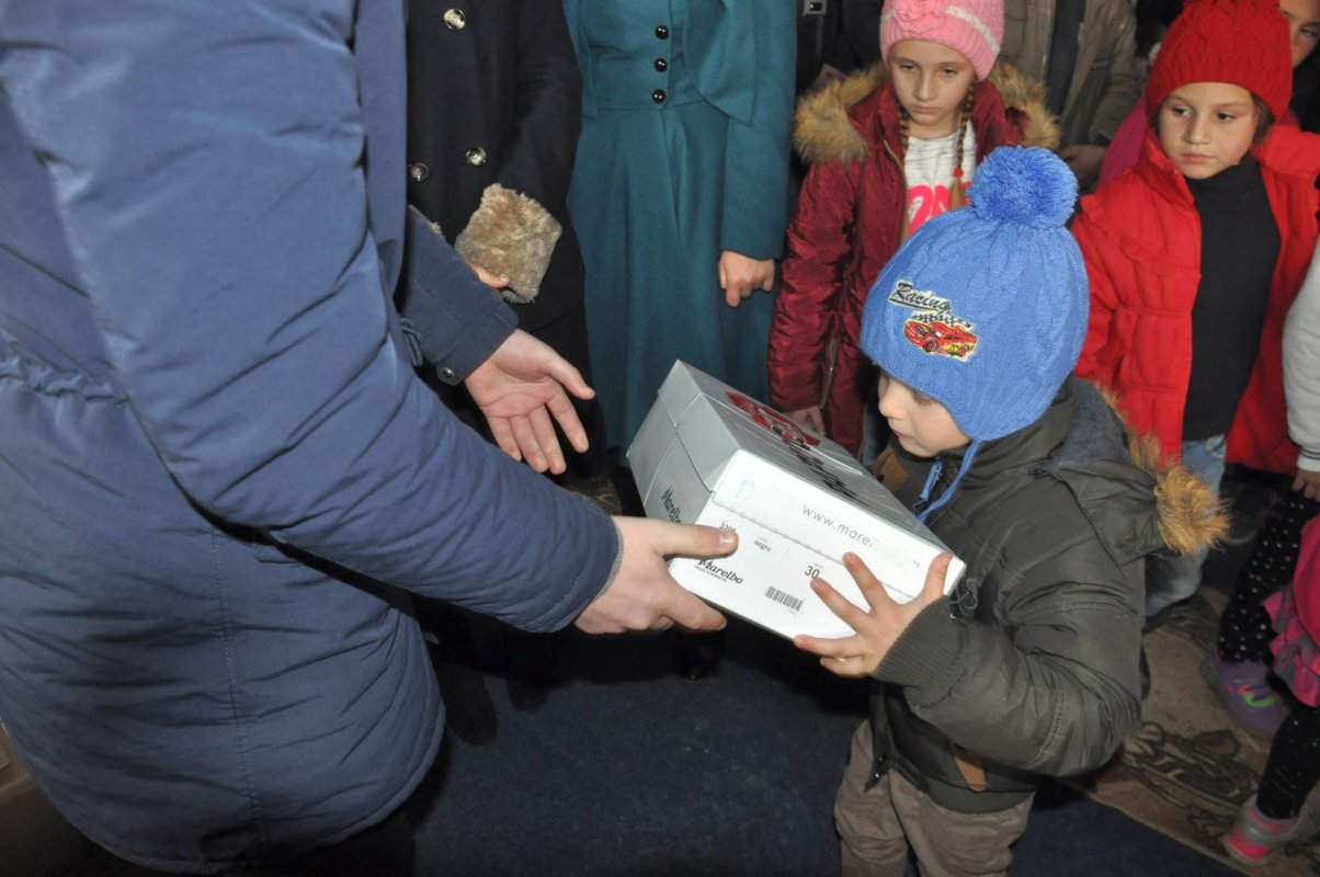 Susţine şi tu „Cutia cu papucei pentru ei”! 6758