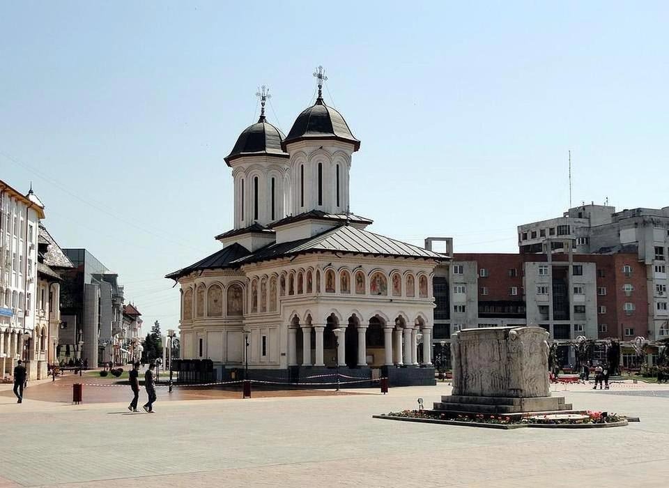 Biserici închinate Sfinţilor Arhangheli în Mitropolia Olteniei 6706