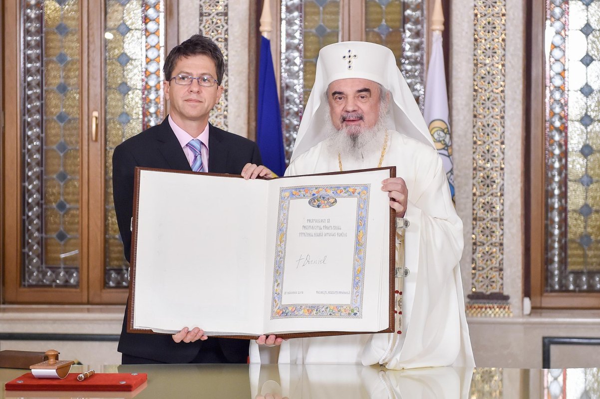 Patriarhul României a semnat în Cartea Centenarului 6737